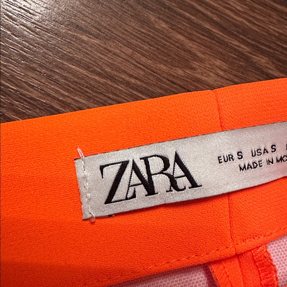 Zara ASYMMETRIC MINI SKIRT fluorescent orange. - Picture 5 of 8